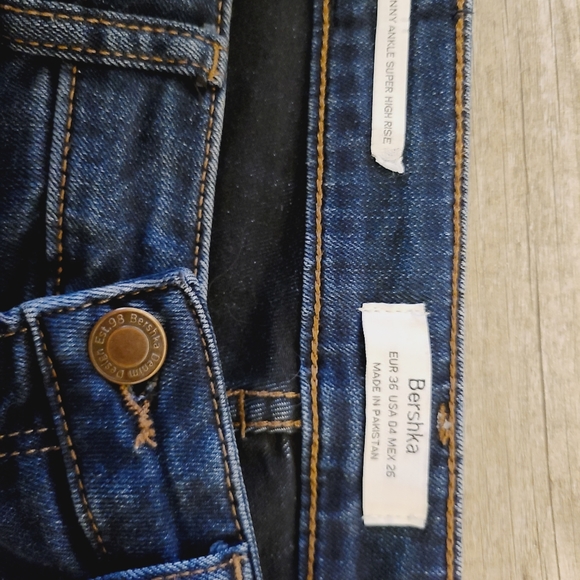 Jeans - Picture 3 of 4